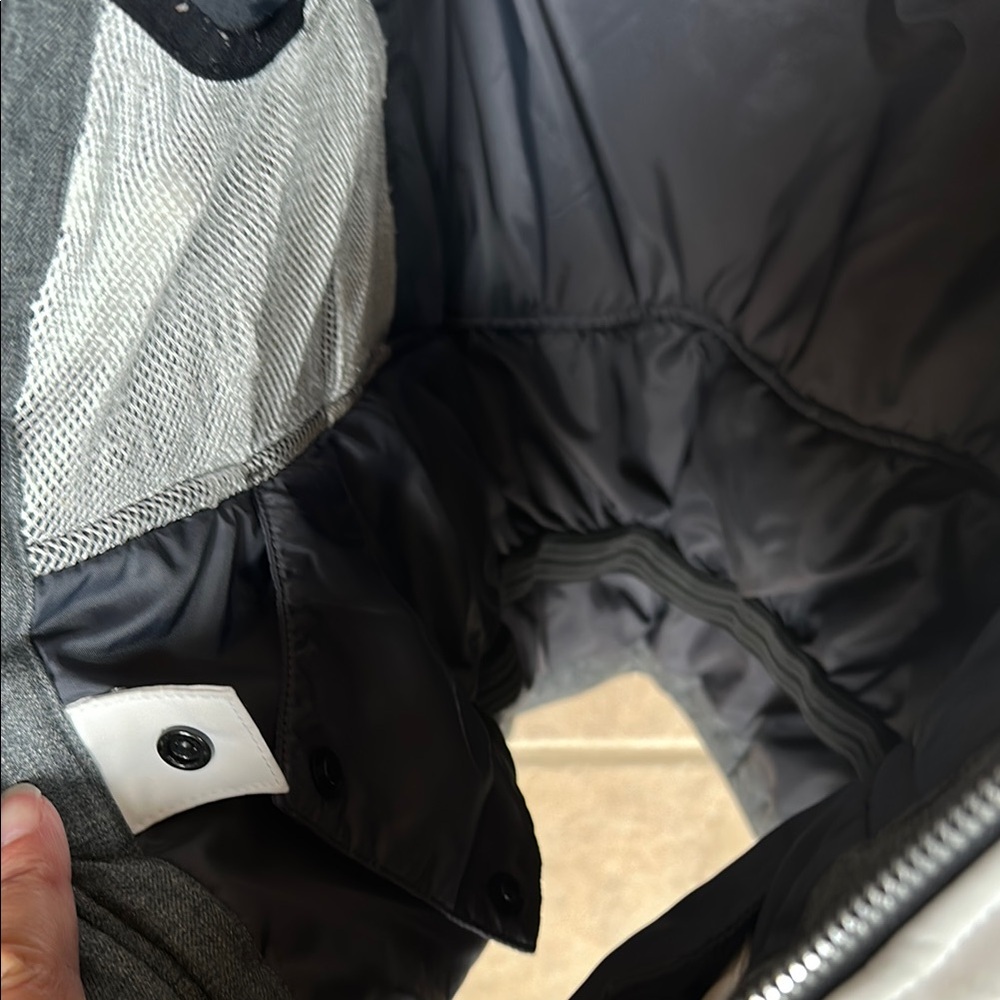 Obermeyer Gray and White Jacket - Picture 10 of 11
